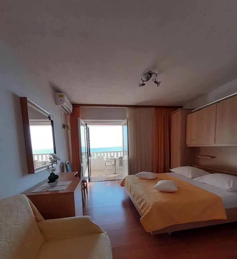 Guest House Fenix เบรลา ภายนอก รูปภาพ
