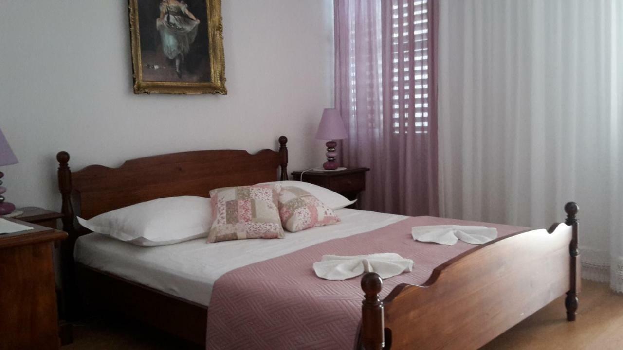 Guest House Fenix เบรลา ภายนอก รูปภาพ