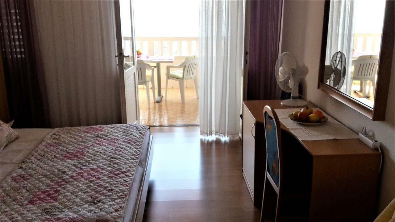 Guest House Fenix เบรลา ภายนอก รูปภาพ